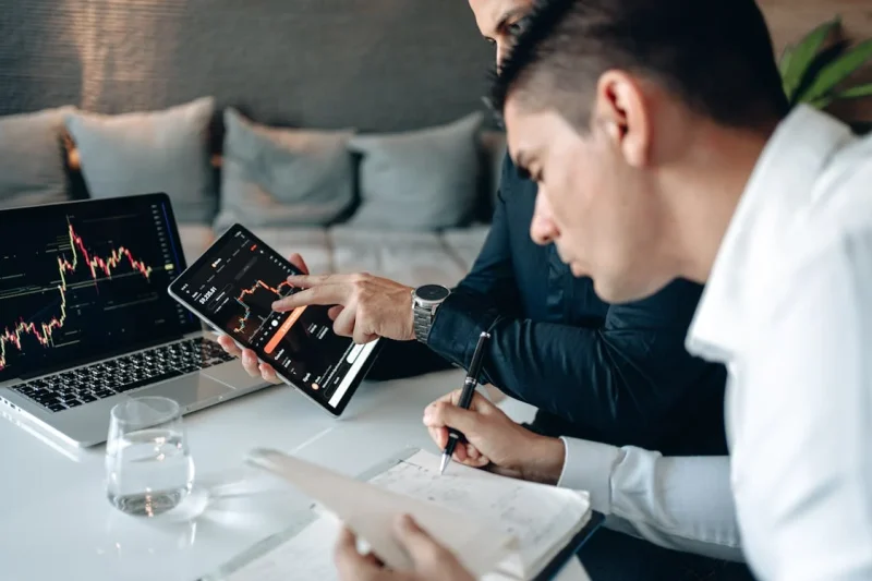 Exploring the Role of Technical Analysis in Forex Trading