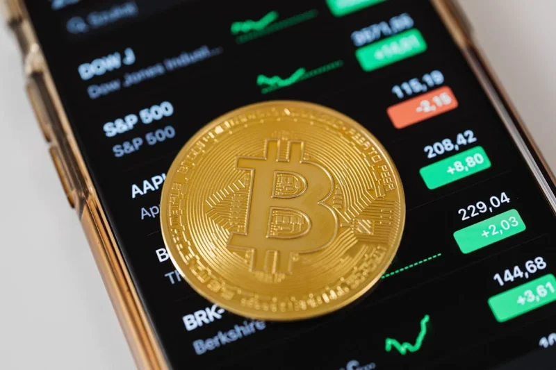 A Beginner’s Guide to Bitcoin Trading: Understanding Risks and Opportunities